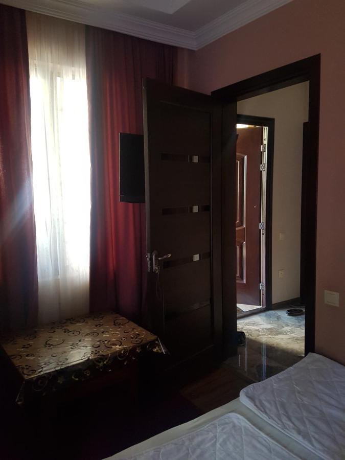 Guest House 2 Floor Батуми Екстериор снимка