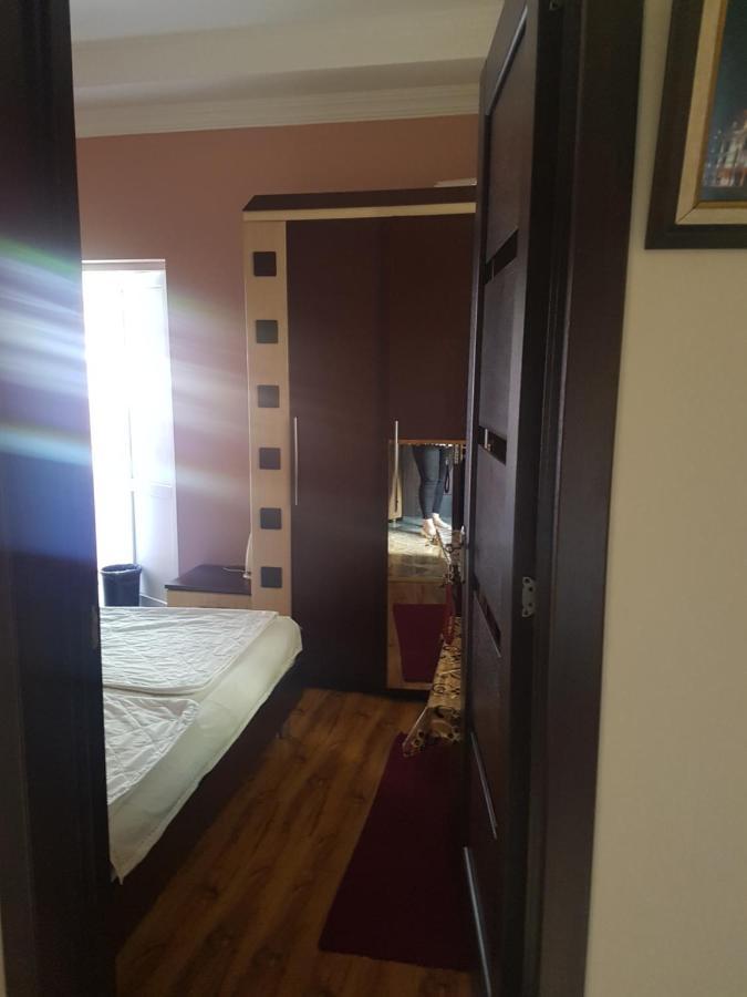 Guest House 2 Floor Батуми Екстериор снимка