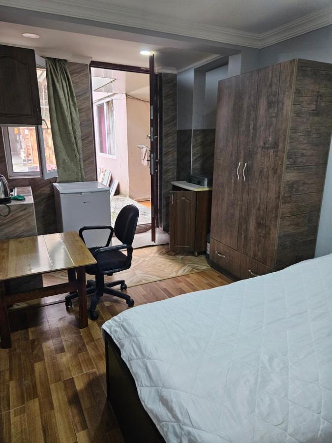 Guest House 2 Floor Батуми Екстериор снимка
