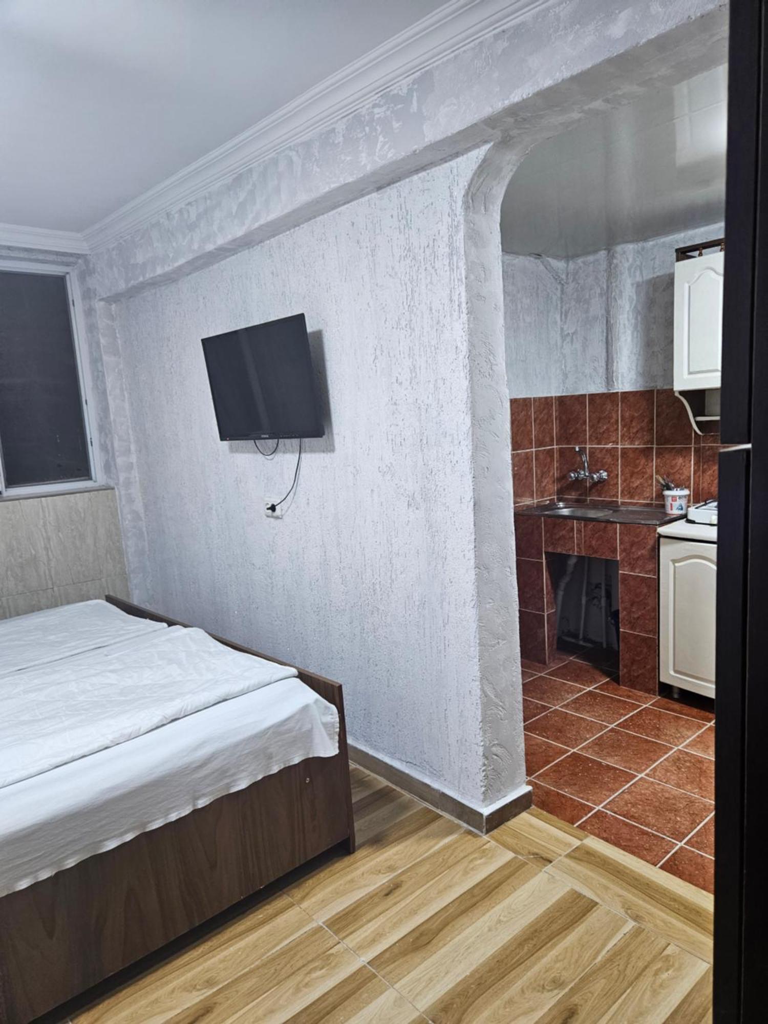 Guest House 2 Floor Батуми Екстериор снимка