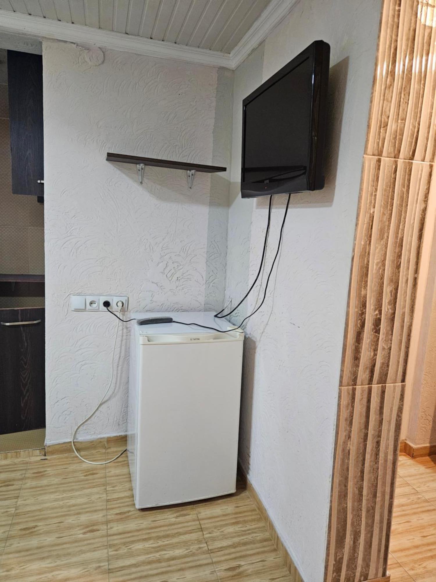 Guest House 2 Floor Батуми Екстериор снимка